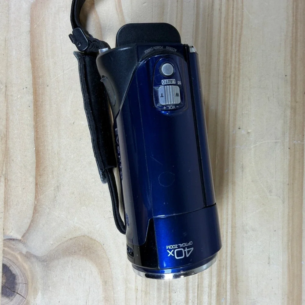 JVC Everio GZ-HM30AU Camcorder Blue 40x Optical Zoom High Definition w/Charger